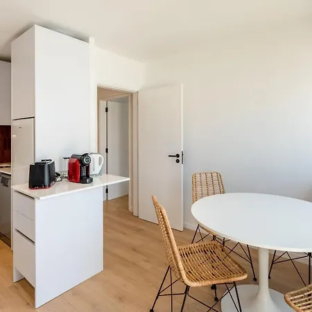 Appartamento Modern 1bdr With Sea View In By Lovelystay