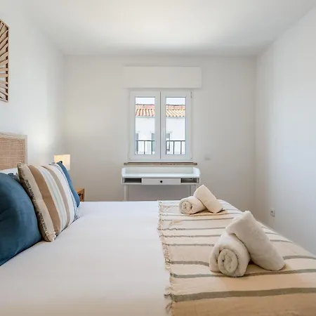 Appartement Modern 1bdr With Sea View In By Lovelystay