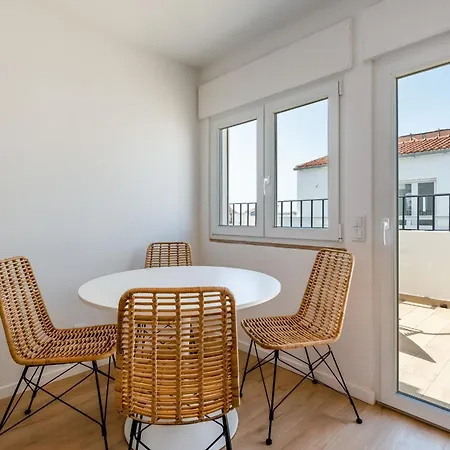 Appartement Modern 1bdr With Sea View In By Lovelystay